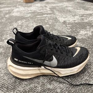 Nike ZoomX Invincible Run 3 Black White Running Shoes Womens U.S. 9